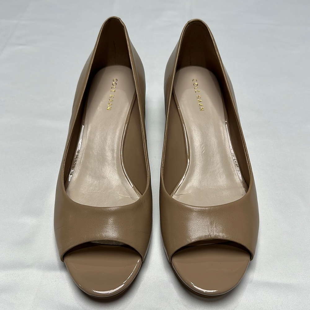 Cole Hana open toe low wedge heel beige/tan women’s size6.5